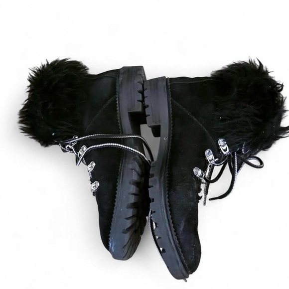 Nine West size 10 Black Faux Fur-Lined lug sole lace up ankle Boots - Picture 2 of 4